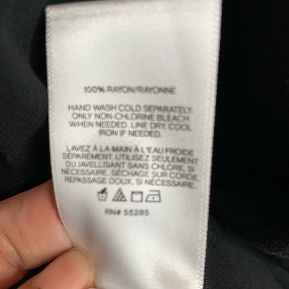 NWT Deep V neck flutter sleeve top - Picture 4 of 8